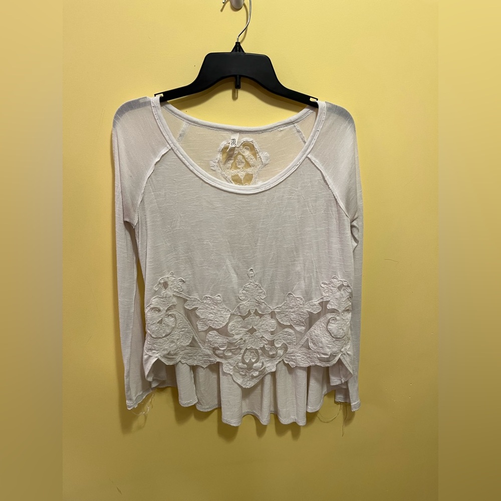 That's Amore Tee in Eggshell
Free People - Picture 3 of 4